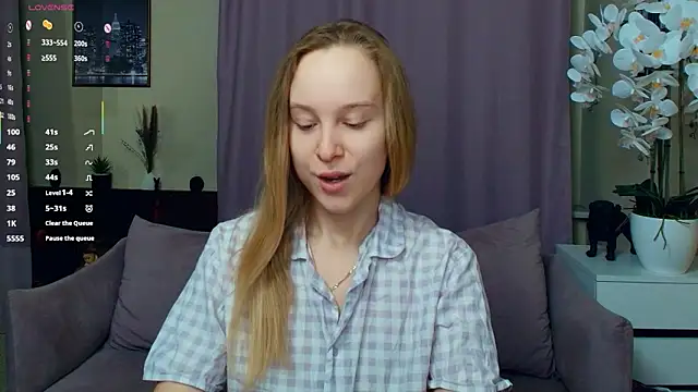 Snapshot of SoonMoor chatting on February 21, 2026, 6:43 pm SoonMoor online show from February 21, 2026, 6:43 pm