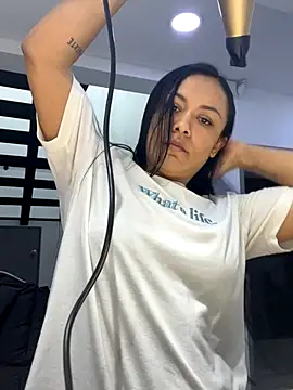 Snapshot of TiffanyyLam chatting on October 10, 2025, 11:33 am TiffanyyLam online show from October 10, 2025, 11:33 am