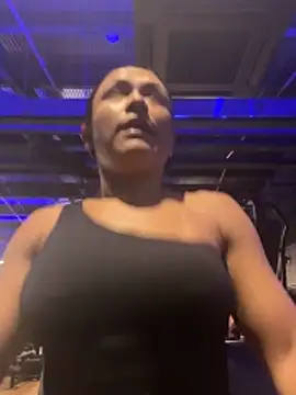 Snapshot of TiffanyyLam chatting on October 28, 2025, 10:14 am TiffanyyLam online show from October 28, 2025, 10:14 am