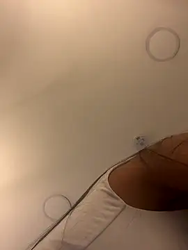 Snapshot of TiffanyyLam chatting on December 16, 2025, 11:36 am TiffanyyLam online show from December 16, 2025, 11:36 am