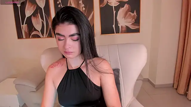 Snapshot of LucyWeiss_ chatting on November 9, 2025, 6:56 pm LucyWeiss online show from November 9, 2025, 6:56 pm