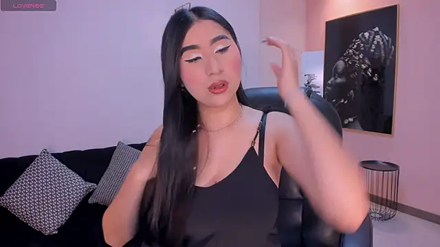 MayaMoretti  online show from January 17, 2026, 3:32 am