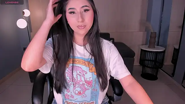 MayaMoretti  online show from April 3, 2026, 3:57 am