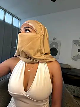 Snapshot of Yuli_arabic chatting on October 28, 2025, 9:03 pm Yuli arabic online show from October 28, 2025, 9:03 pm