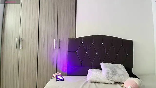 Ruby Whispers online show from October 15, 2025, 12:13 pm