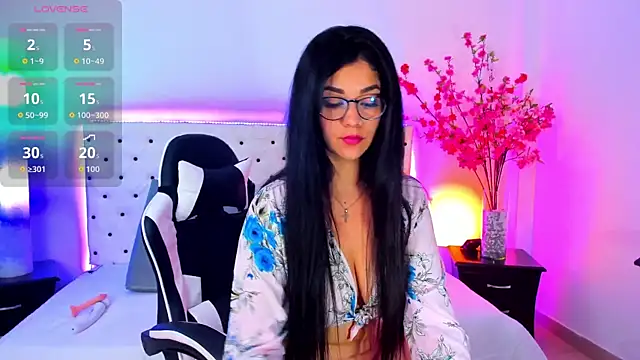 Snapshot of Mariana_Montes chatting on September 16, 2025, 7:59 pm Mariana Montes online show from September 16, 2025, 7:59 pm