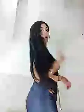 Snapshot of Mariana_Montes chatting on September 26, 2025, 7:10 pm Mariana Montes online show from September 26, 2025, 7:10 pm