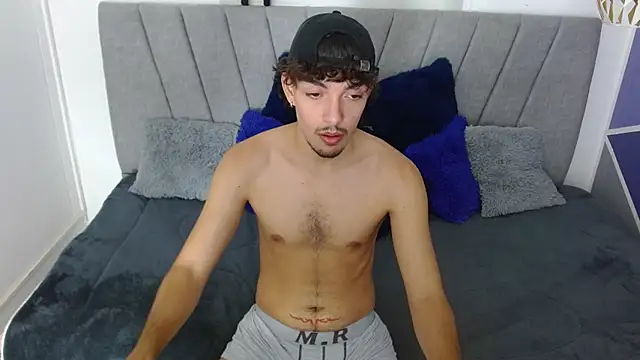 Snapshot of Jake_laraxxx chatting on October 13, 2025, 11:38 pm Jake laraxxx online show from October 13, 2025, 11:38 pm