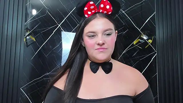 Snapshot of LexaLust chatting on October 7, 2025, 11:22 am LexaLust online show from October 7, 2025, 11:22 am