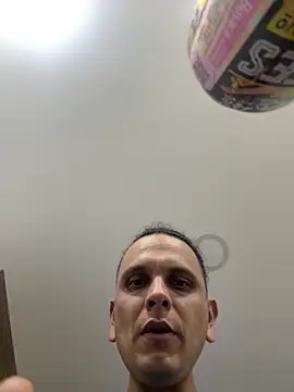 KianxxTeach online show from November 19, 2025, 1:05 am