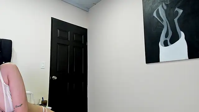 Snapshot of AngelynaW chatting on September 13, 2025, 11:43 am AngelynaW online show from September 13, 2025, 11:43 am