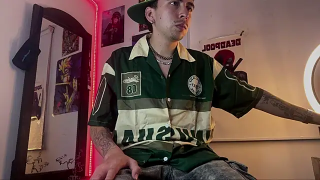 Snapshot of liamty_luxor chatting on October 9, 2025, 11:27 pm liamty luxor online show from October 9, 2025, 11:27 pm