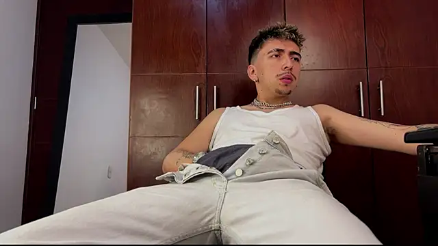 Snapshot of liamty_luxor chatting on October 20, 2025, 1:18 am liamty luxor online show from October 20, 2025, 1:18 am