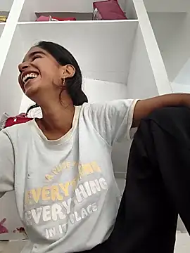 Snapshot of Hot-Soniya2 chatting on September 11, 2025, 9:20 am Hot-Soniya2 online show from September 11, 2025, 9:20 am