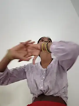 Snapshot of Hot-Soniya2 chatting on October 2, 2025, 7:45 am Hot-Soniya2 online show from October 2, 2025, 7:45 am