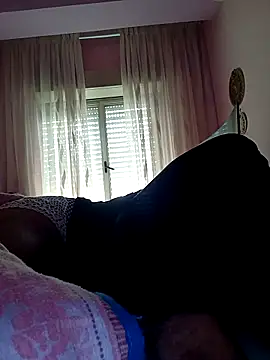 estrogeni online show from April 11, 2026, 6:32 am