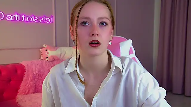 Snapshot of AgataFoxley chatting on October 1, 2025, 8:35 pm AgataFoxley online show from October 1, 2025, 8:35 pm