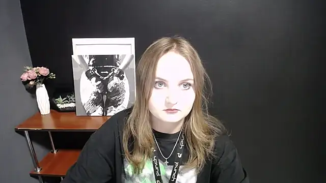 Snapshot of Mystic_nikole chatting on September 11, 2025, 12:38 pm Mystic nikole online show from September 11, 2025, 12:38 pm