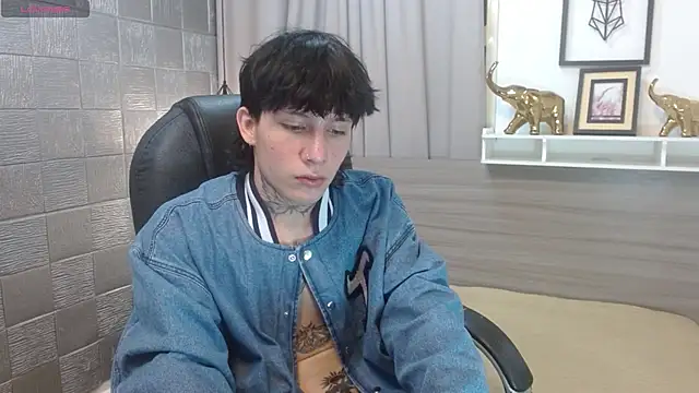 Iantwink18 online show from November 9, 2025, 9:08 pm