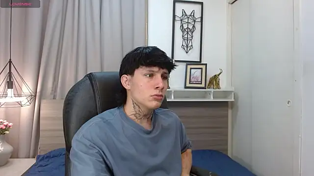 Iantwink18 online show from October 9, 2025, 10:32 pm