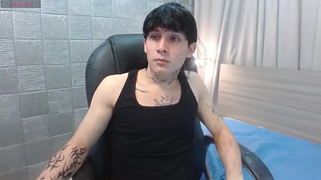 Iantwink18 online show from November 21, 2025, 7:35 pm