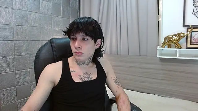 Iantwink18 online show from December 17, 2025, 9:47 am