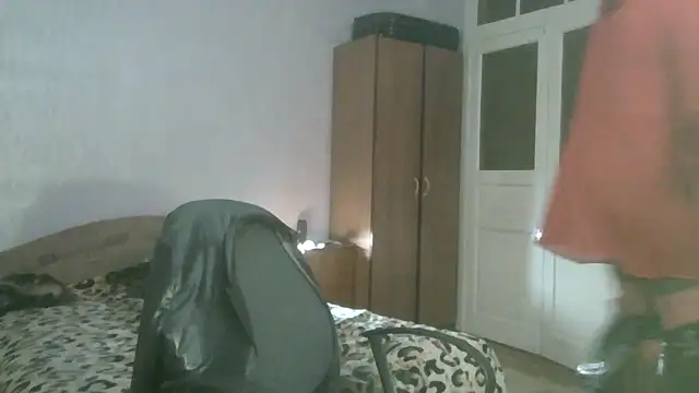 NiraFrost online show from February 15, 2026, 7:57 pm