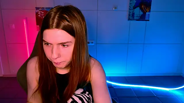 AliceCUNTach online show from November 12, 2025, 5:11 am