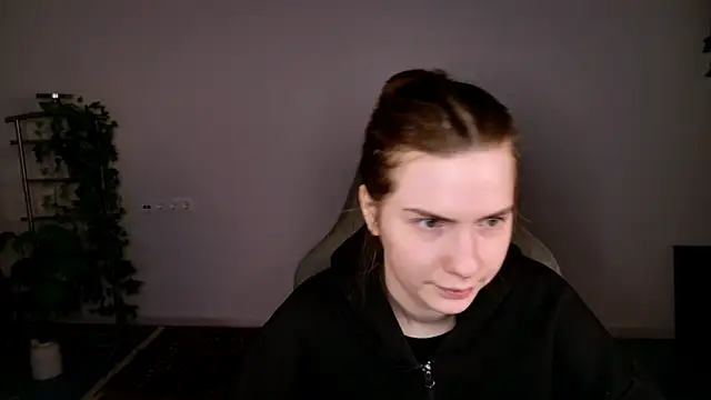 AliceCUNTach online show from December 5, 2025, 5:17 am