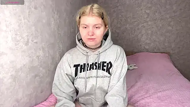 ShontaWasilko online show from April 10, 2026, 8:16 pm