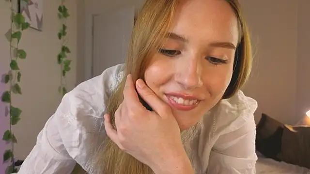 Snapshot of Vegas_V chatting on September 13, 2025, 2:39 pm Vegas V online show from September 13, 2025, 2:39 pm