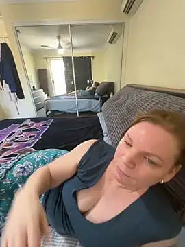 Snapshot of aussiepeaches chatting on November 11, 2025, 1:55 am aussiepeaches online show from November 11, 2025, 1:55 am