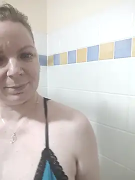 Snapshot of aussiepeaches chatting on September 23, 2025, 2:02 pm aussiepeaches online show from September 23, 2025, 2:02 pm