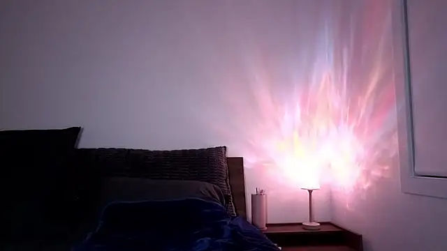 aussiepeaches online show from April 19, 2026, 11:55 am