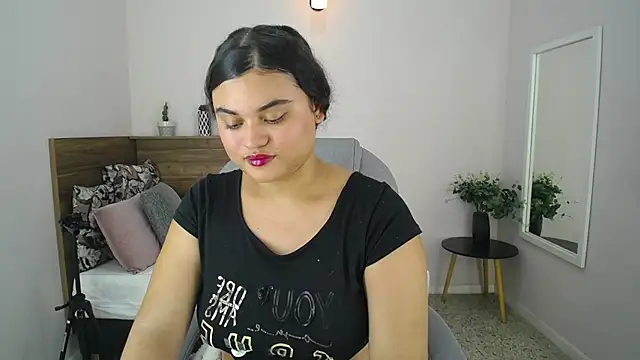 Snapshot of Miabloomm_ chatting on October 8, 2025, 3:30 am Miabloomm online show from October 8, 2025, 3:30 am