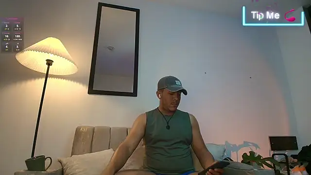 Snapshot of Misterjhons2 chatting on September 29, 2025, 8:36 pm Misterjhons2 online show from September 29, 2025, 8:36 pm