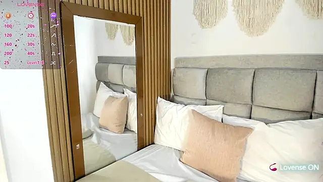 Aliina  Sauvage online show from December 3, 2025, 6:29 pm