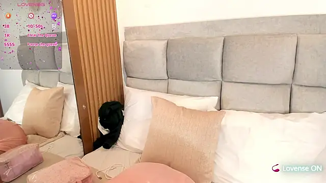 Aliina  Sauvage online show from November 27, 2025, 8:20 pm