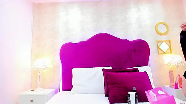 Sweet Lucianaa online show from December 17, 2025, 5:51 pm