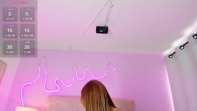 EmaRae1499 online show from October 7, 2025, 4:08 pm