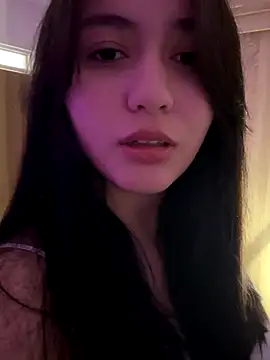 Angeldusttt online show from November 3, 2025, 4:10 pm