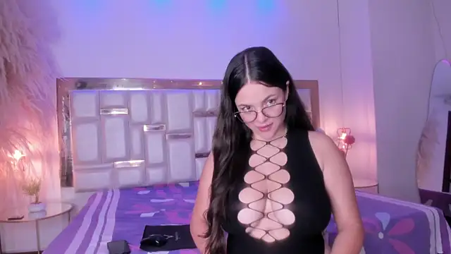 Snapshot of KateMoorex chatting on February 7, 2026, 12:02 pm KateMoorex online show from February 7, 2026, 12:02 pm