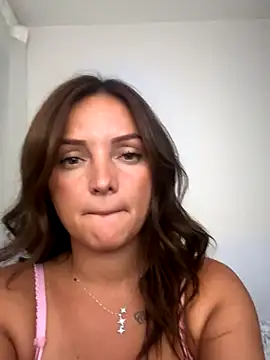 Snapshot of madiiy chatting on September 9, 2025, 8:07 pm madiiy online show from September 9, 2025, 8:07 pm