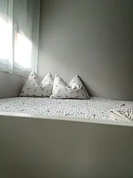 Snapshot of madiiy chatting on September 20, 2025, 9:36 am madiiy online show from September 20, 2025, 9:36 am