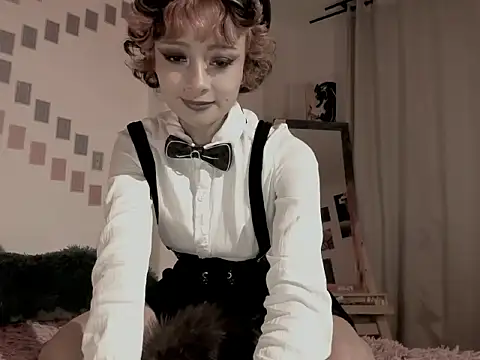 Snapshot of Kleo_X chatting on October 22, 2025, 2:44 am Kleo X online show from October 22, 2025, 2:44 am