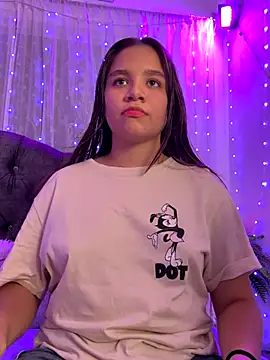 Snapshot of Ashley_and_Zoe chatting on September 10, 2025, 9:58 pm Ashley and Zoe online show from September 10, 2025, 9:58 pm