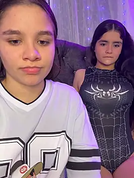 Snapshot of Ashley_and_Zoe chatting on September 20, 2025, 12:37 am Ashley and Zoe online show from September 20, 2025, 12:37 am