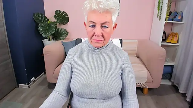 HotandMature online show from November 27, 2025, 8:15 am