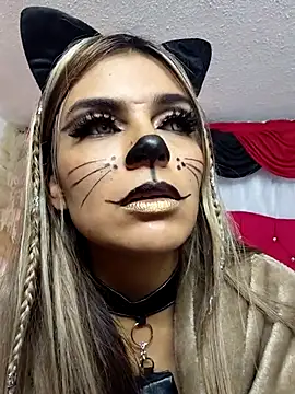 Snapshot of Vanesa-1 chatting on October 15, 2025, 4:44 am Vanesa-1 online show from October 15, 2025, 4:44 am