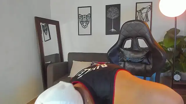 Justin kingX7 online show from April 4, 2026, 1:56 am